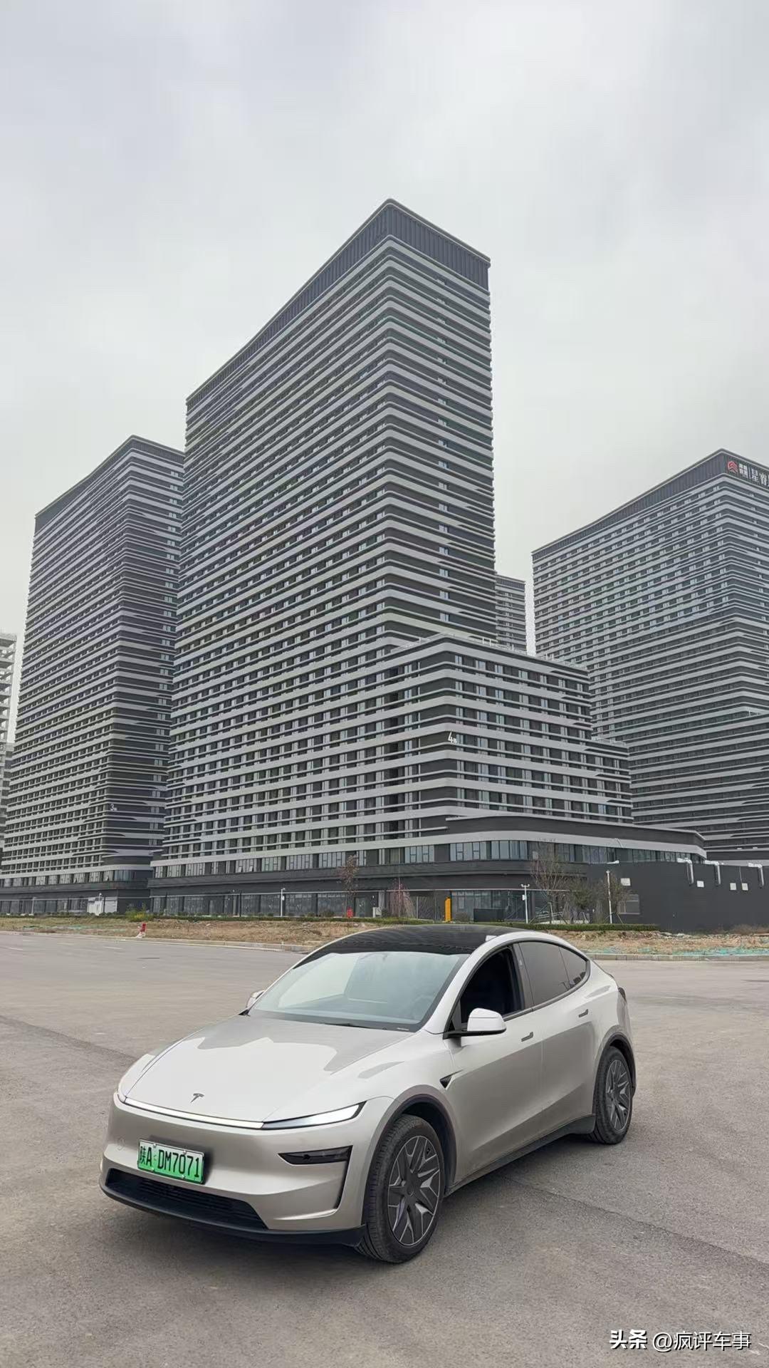 特斯拉model yl！这个市场上所有大六座车型中，唯一只专注驾驶乐趣的车型。当