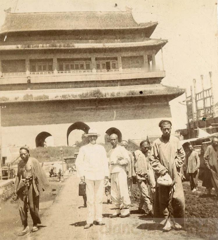 鼓楼前，第一次见 ​​​