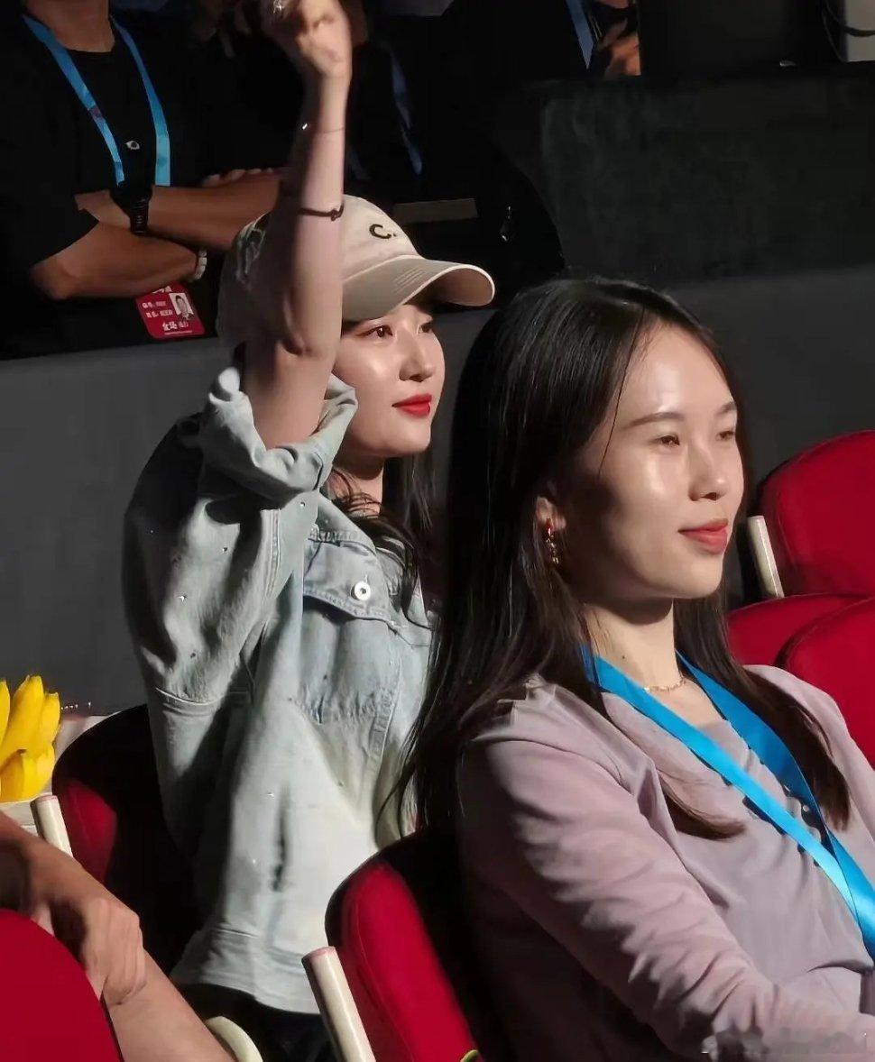 为什么大家对刘亦菲的包容度这么高，其他女演员这样早被嘲疯了吧 ​​​