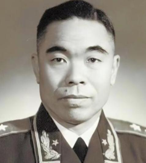 1955年，授衔仪式结束后，曾泽生泪流满面说道：“感谢彭老总，让我们50军在兄弟