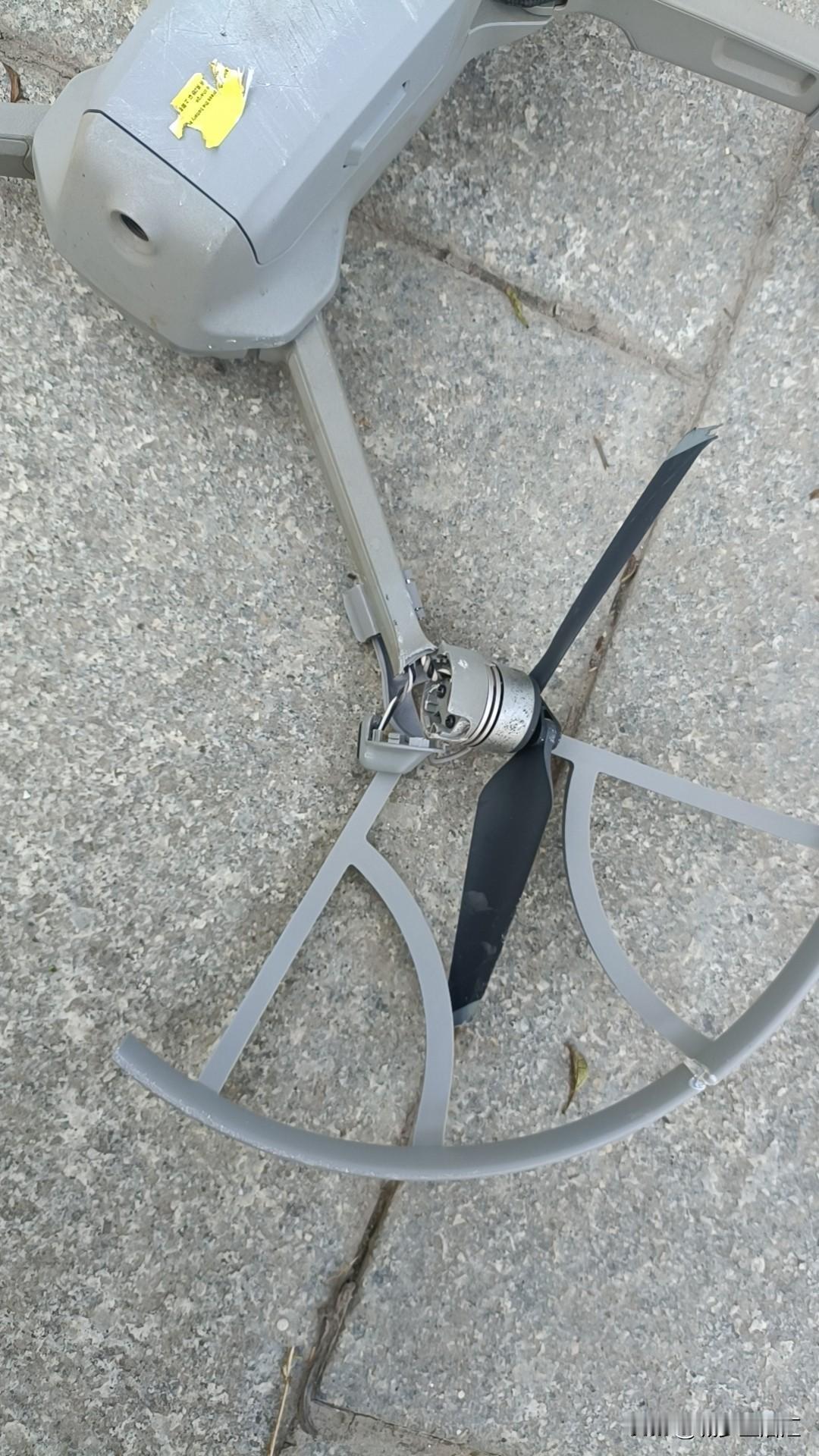 晒图笔记大赛烏克蘭月無人機襲擊了大油田，以色列用無人機襲擊了私家車，我的無人機襲