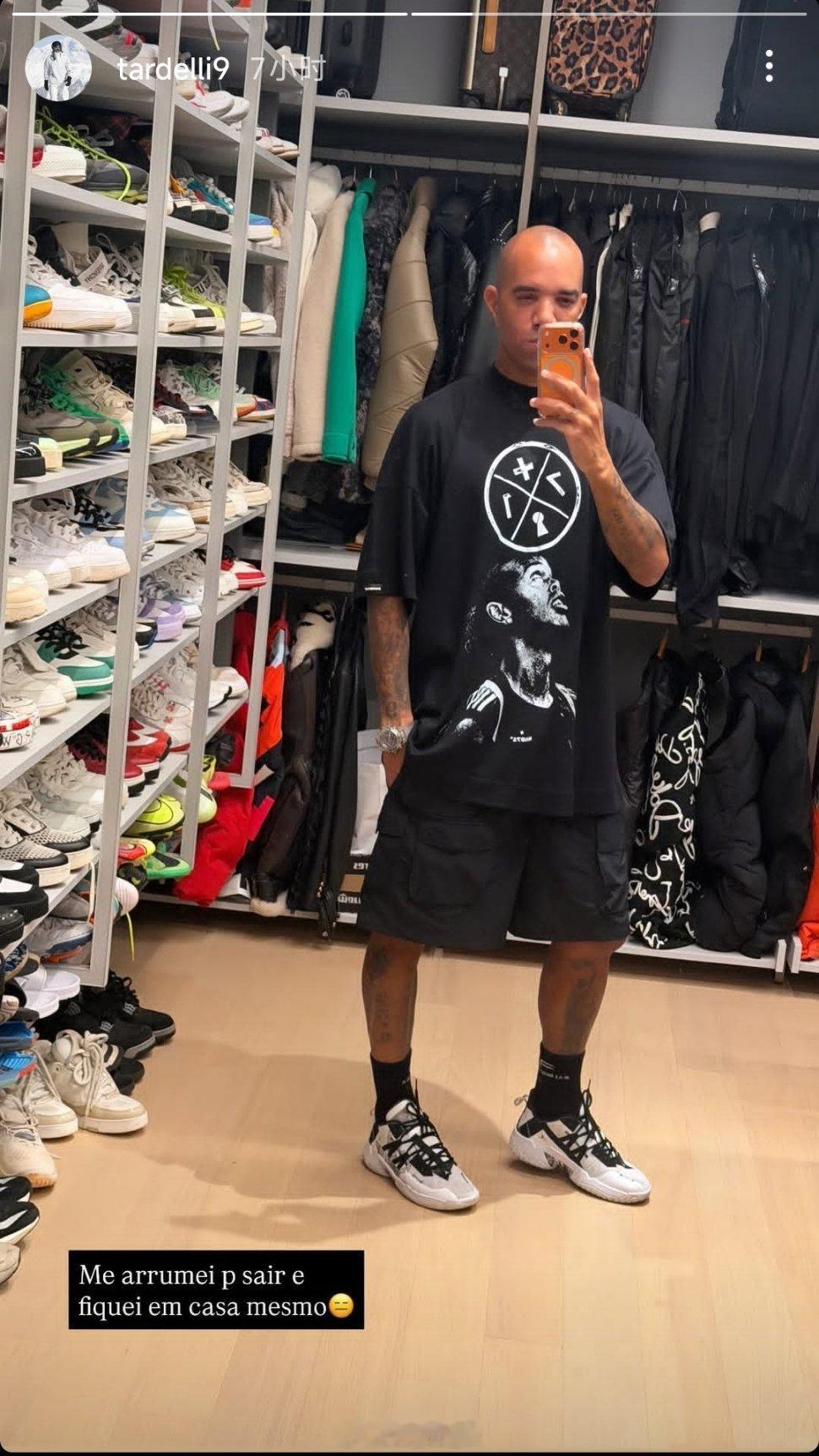 塔尔德利社媒晒照山东泰山自由橙