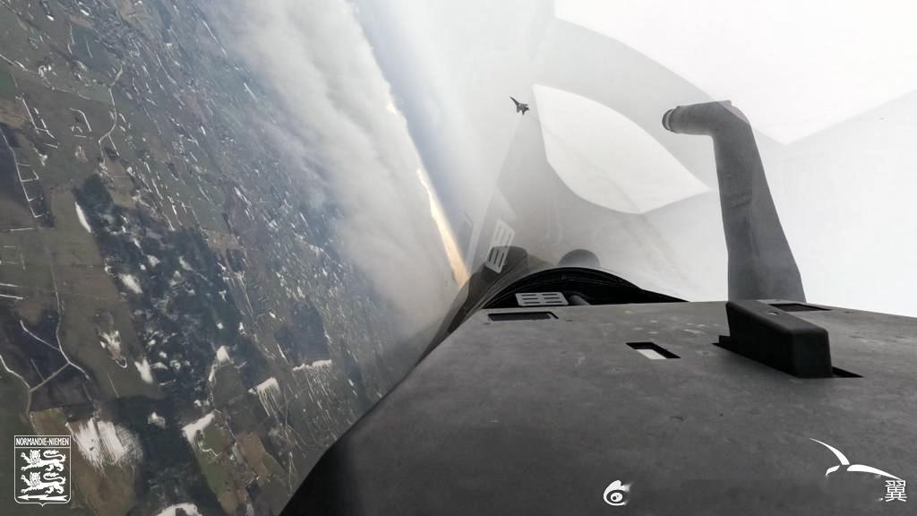 痴迷狗斗的阵风，锁定了一架波兰米格-29，法国飞行员似乎对此十分热衷 ​​​