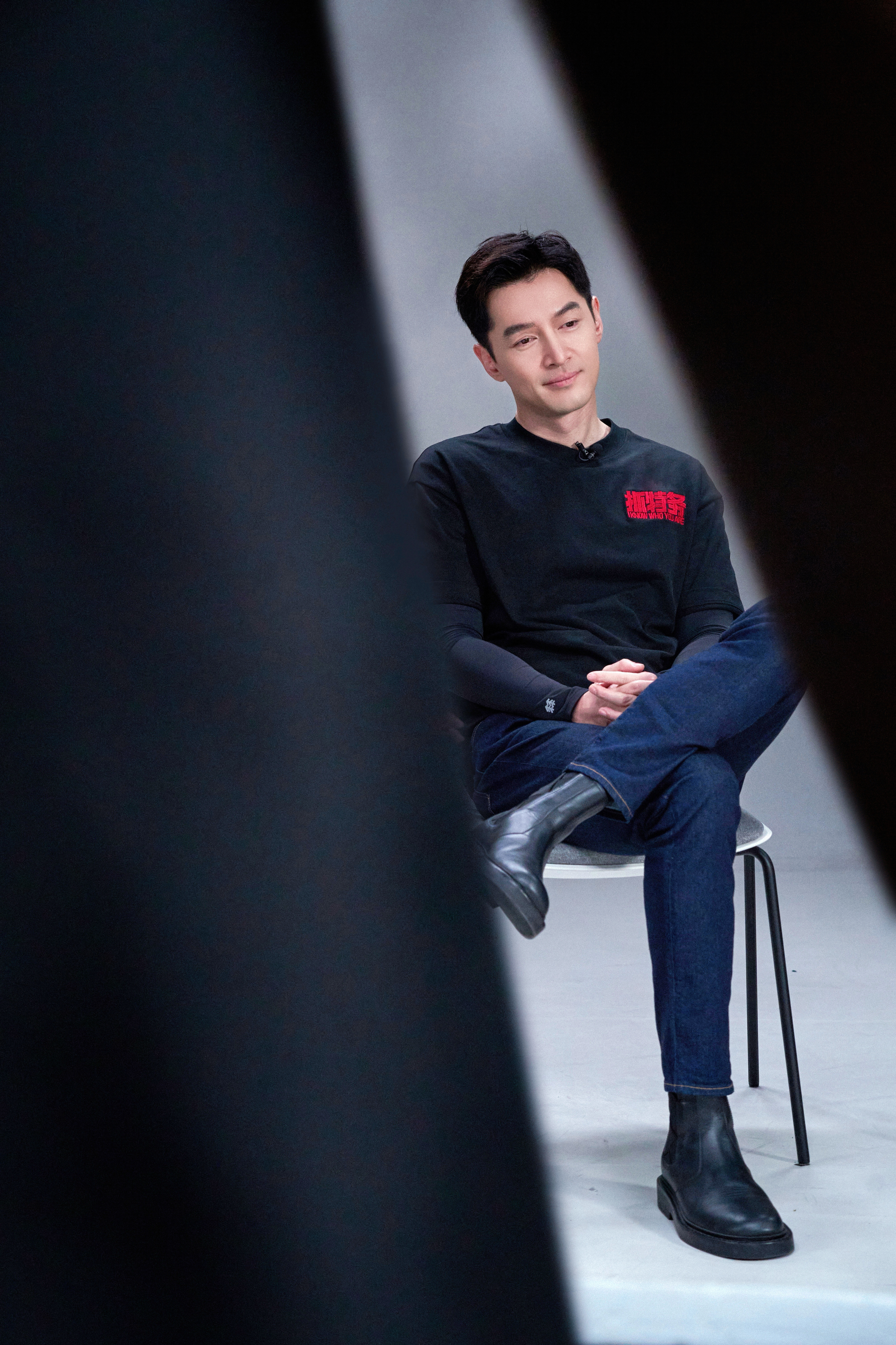 再次感叹哦 一哥不仅是爆作品体质 热cp体质更是三界之内五行之中的独一份！ 这不