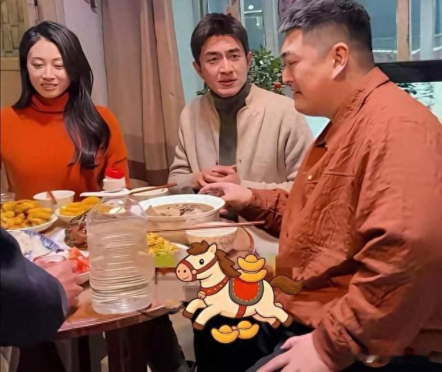 亿万富翁之子请客，请来林更新，桌上竟喝散酒！