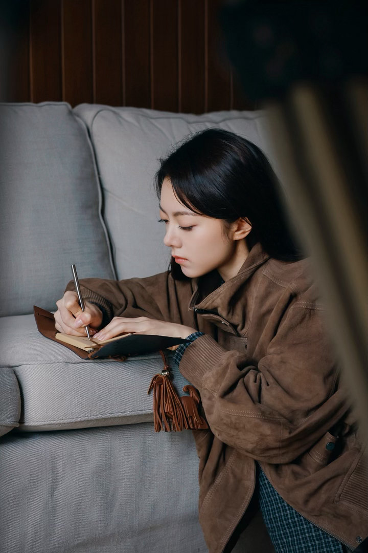 赵今麦时尚表现力麦麦这个造型真的很有感觉，简直美出新高度，喜欢这个风格