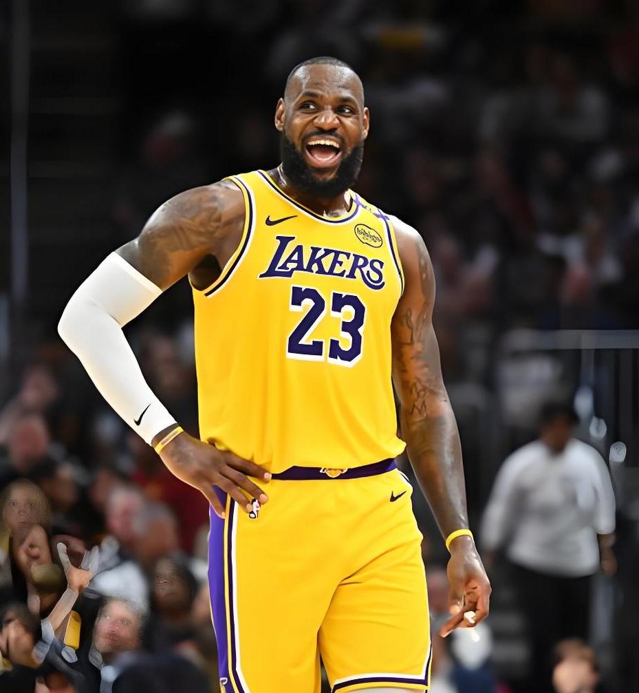 43分狂胜还不够？雷霆小将点名羞辱詹姆斯：你老了，力不从心了！

年轻气盛？我看