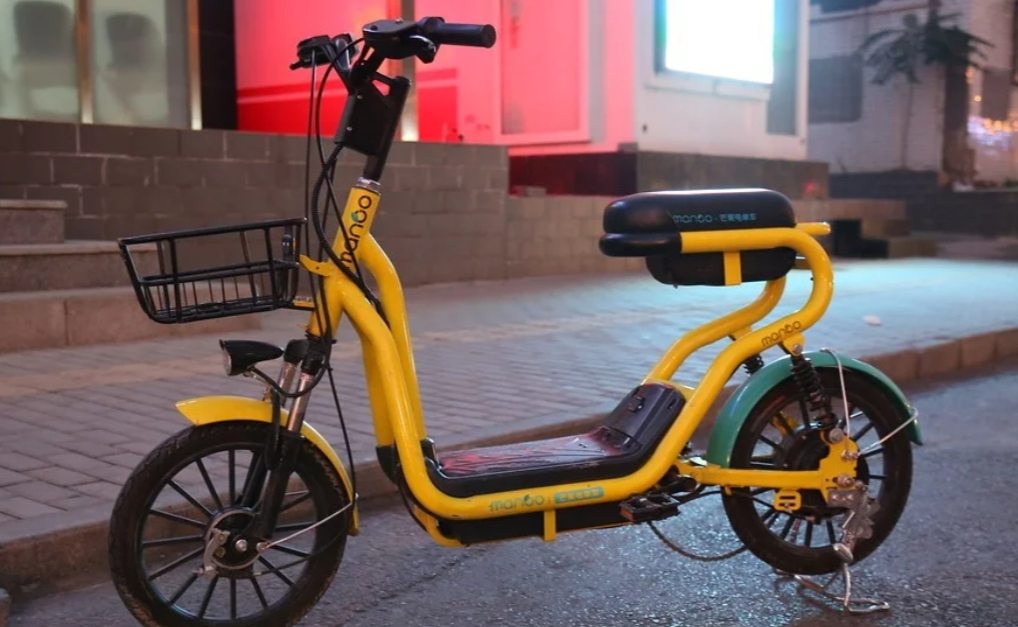 雅迪争议电动车已下架  我就想问一个问题，电动车为什么不能载人，以前自行车还能载