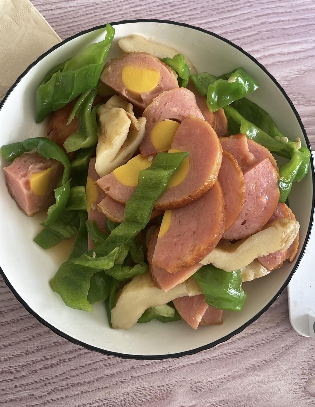 分享我这周有趣的事：这周做了一次饭[大笑]