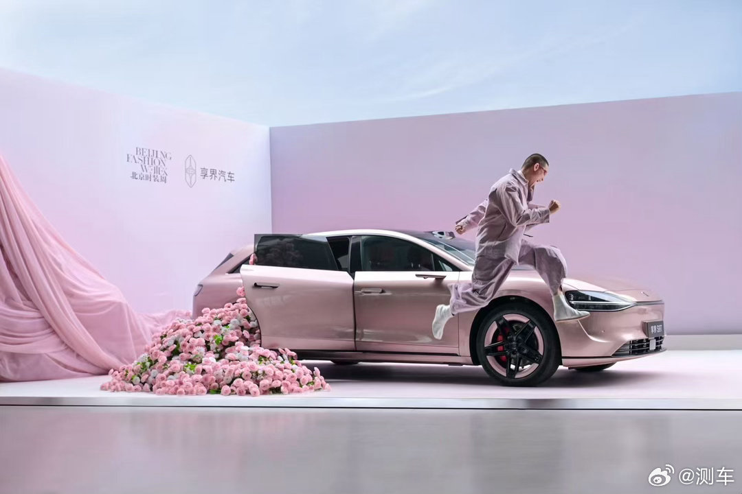 AW2026北京时装周享界S9T/S9 春日新色，太好看啦！与秀场同频，自成风景