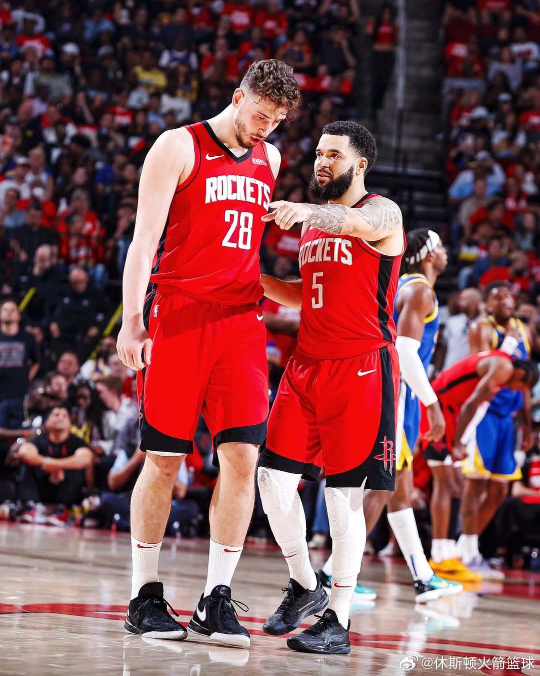 🚨弗雷德·范弗利特并未排除本赛季回归的可能性：“有可能。时间现在是我最大的敌人