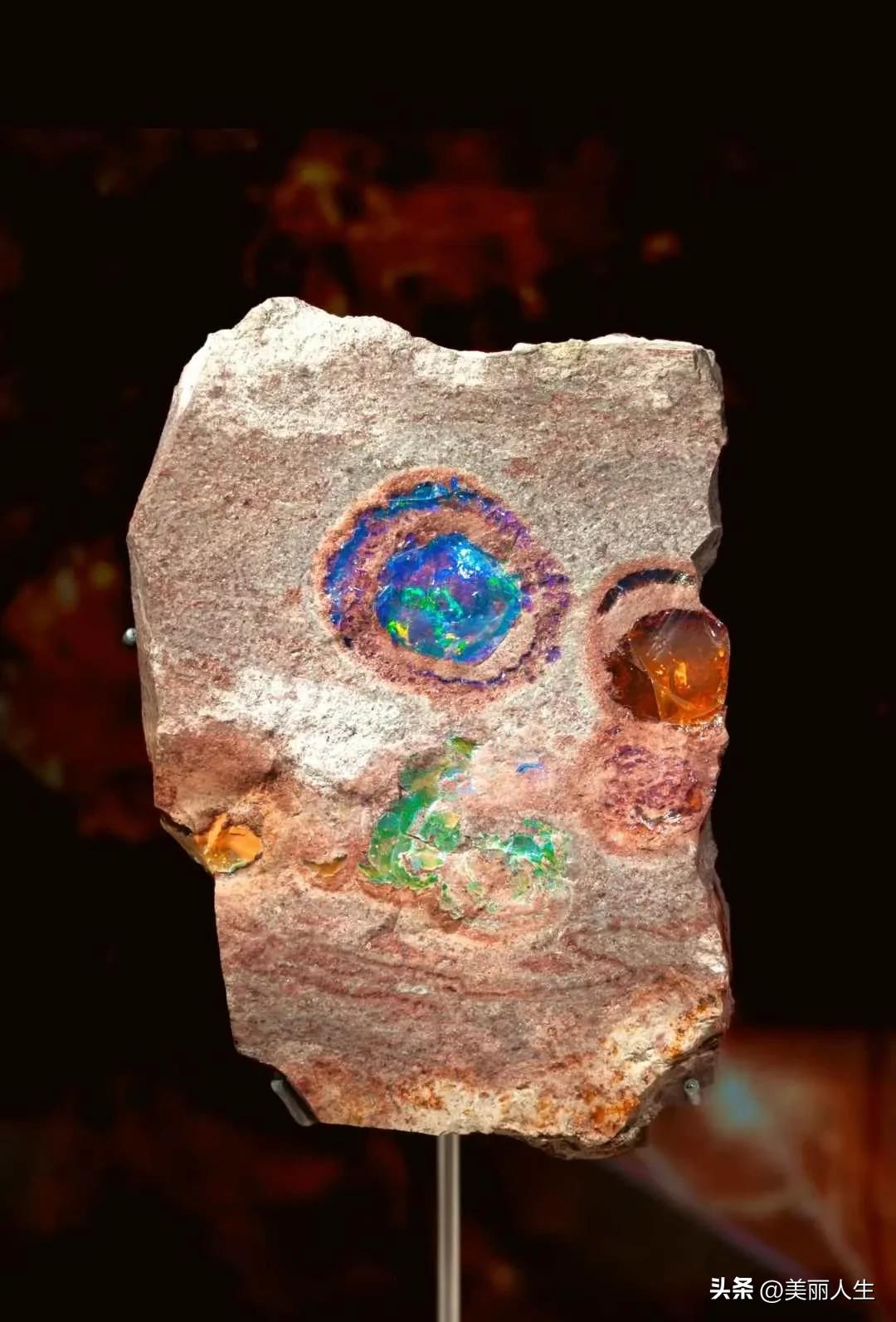 矿物的最终归宿，除了被切割、打磨，并镶嵌于高级珠宝之上，还可能是——以最原始的晶