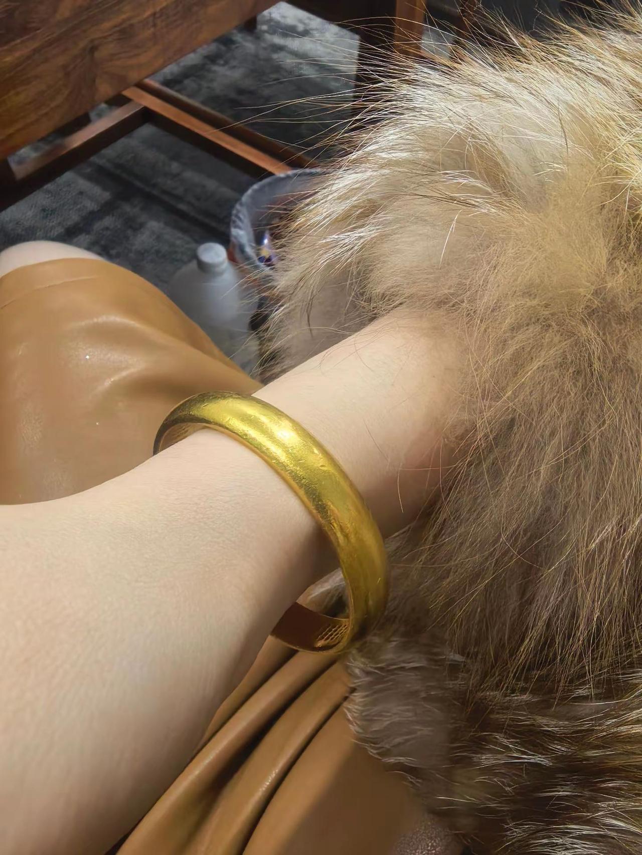 24年买的时候一堆人说会跌，今天想看下跌多少，没想到翻倍了，我这人从小就不听话，