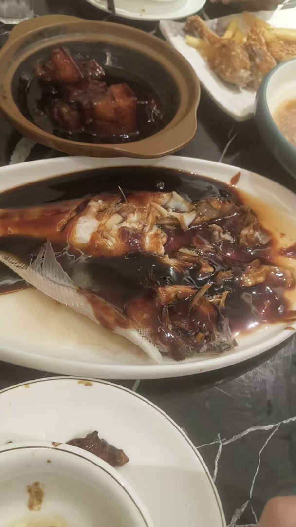 西湖醋鱼还挺好吃的 