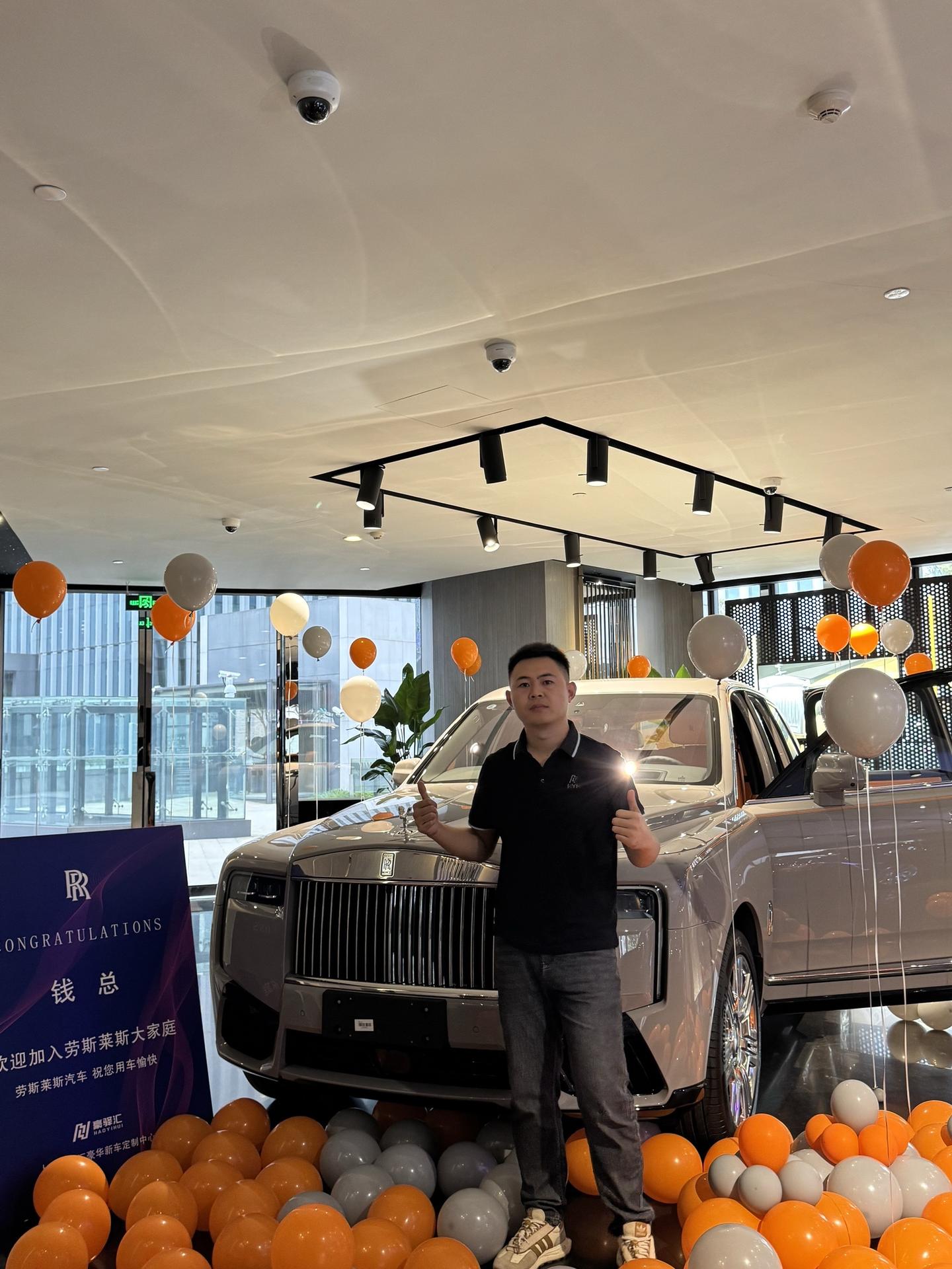 25款劳斯莱斯库里南风暴灰即尊又雅！全新25款库里南风暴灰橘内有🚗！