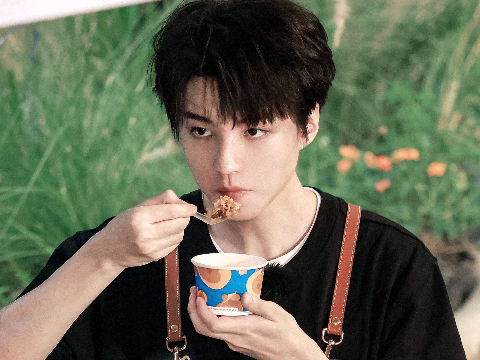 哥哥你吃的是食物 不是猎物啊 