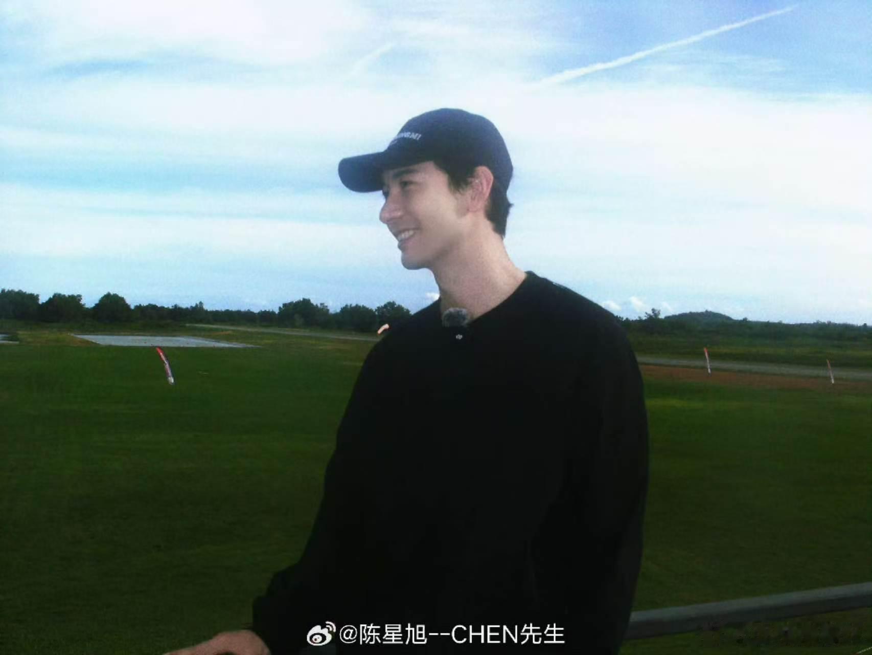 陈星旭自带毛裤别人穿秋裤陈星旭穿毛裤 刘宇宁被陈星旭拉来当挡箭牌之后果断翻开裤腿