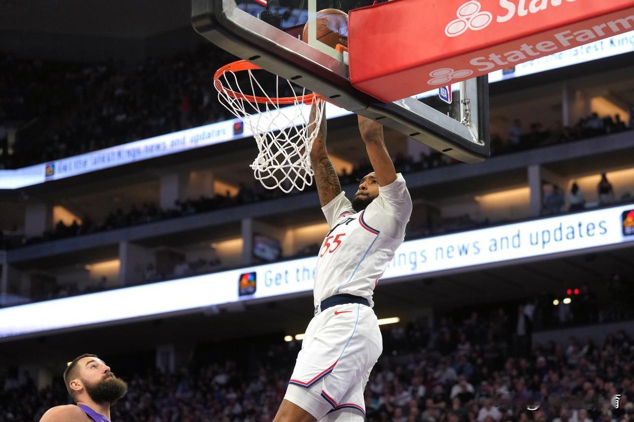 三连胜的快船又迎极好！
今天快船对阵活塞的比赛前，虽然快船队已经取得了三连胜，外