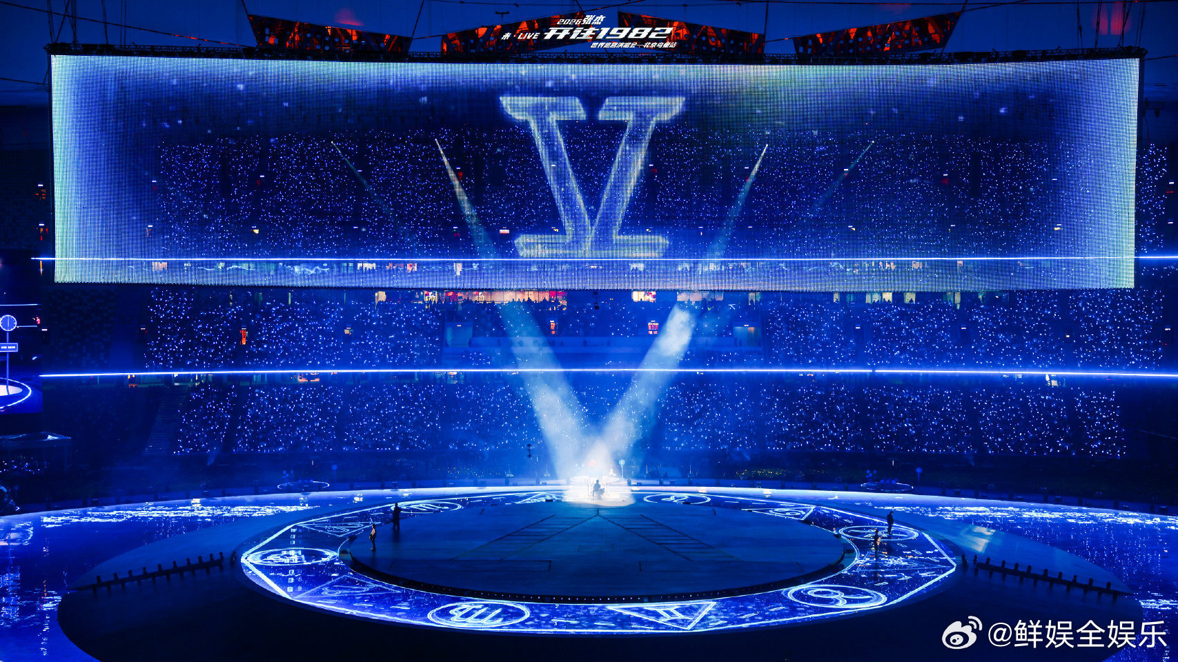 张杰昨天高尔夫今天鸟巢演唱会 看着他在舞台上尽情歌唱，就明白好体力 + 好实力，