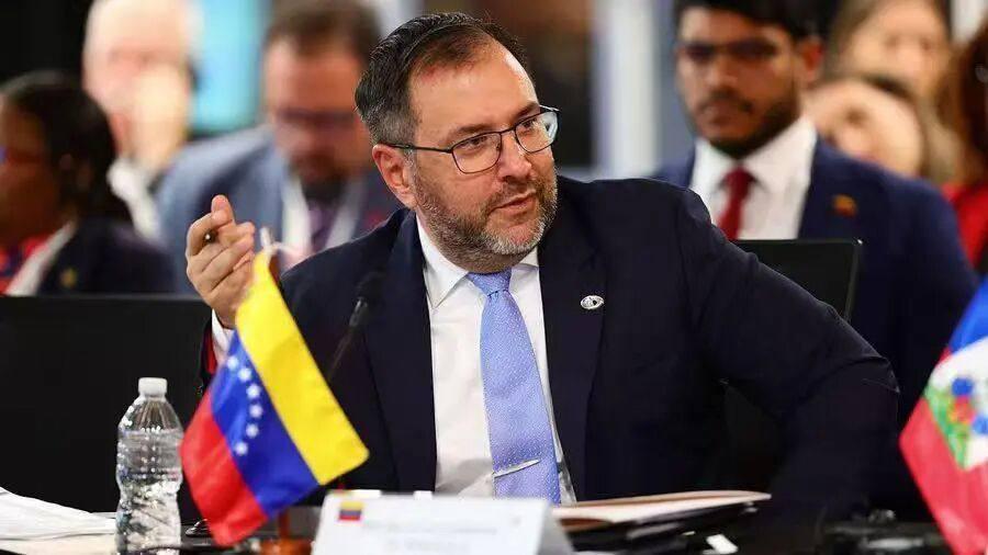 10天内2艘委内瑞拉油轮接连在近海被美国扣押！美军打着“缉毒”旗号发起“南方之矛