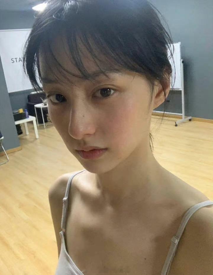 我现在真的有点分不清胡连馨和金智媛[傻眼] ​​​