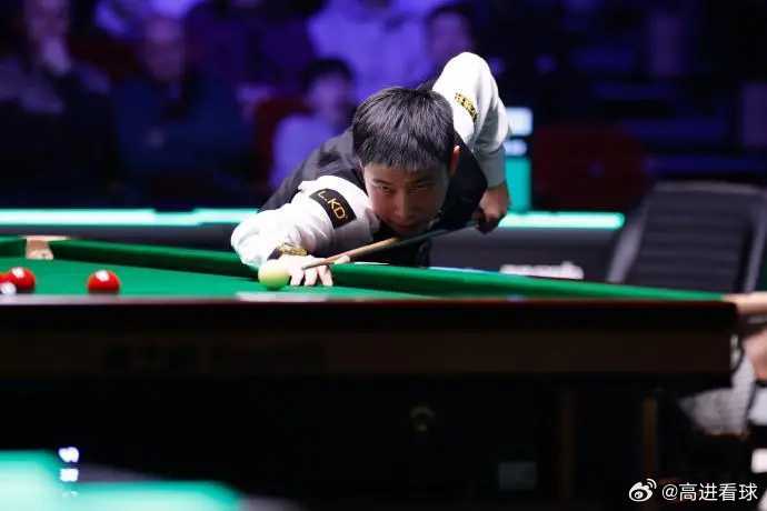 五杆破百四杆50+，赵心童10-4韦克林晋级巡回锦标赛四强北京时间4月3日，20