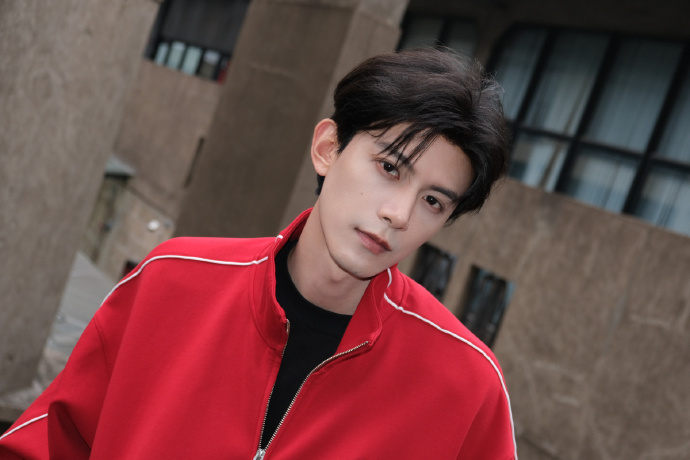 邓凯的面部折叠度