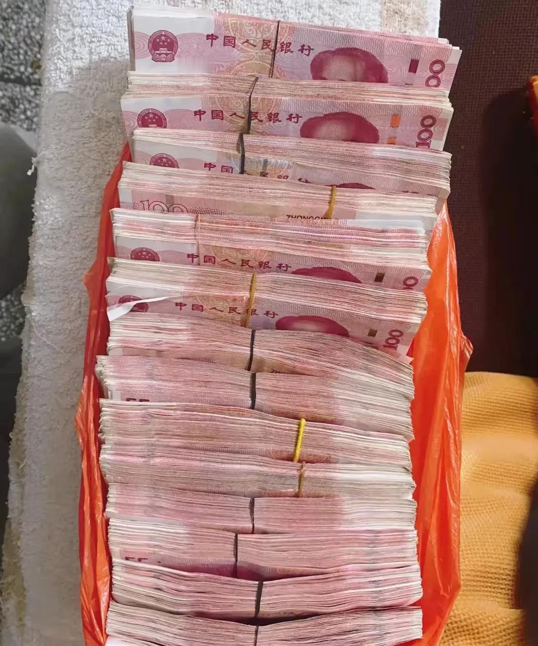 只用5个交易日，投入1000万进股市净赚1100万！近日，工厂老板广州张先生成功