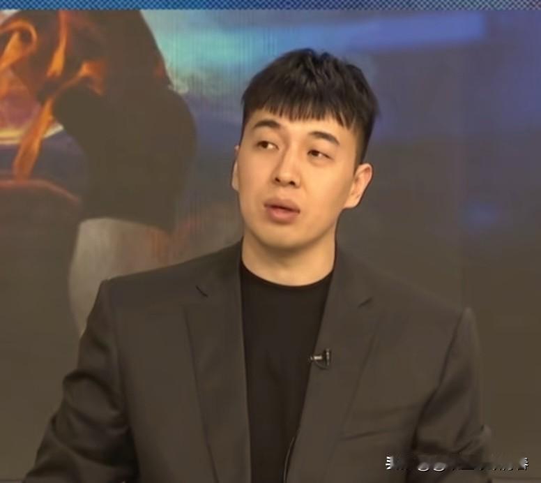 一针见血！曾令旭谈:中国男篮半场9分落后乌拉圭:

中国男篮第一节的表现还是可圈