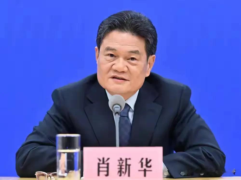 主食不是敌人！11月6日国家卫健委新闻发布会上，北京协和医院主任医师肖新华纠正了