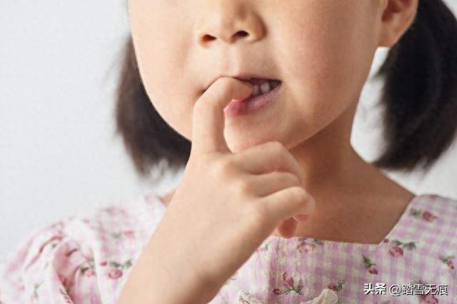 经常咬指甲的孩子，长大后逃不掉这3种结局！很多家长还不知