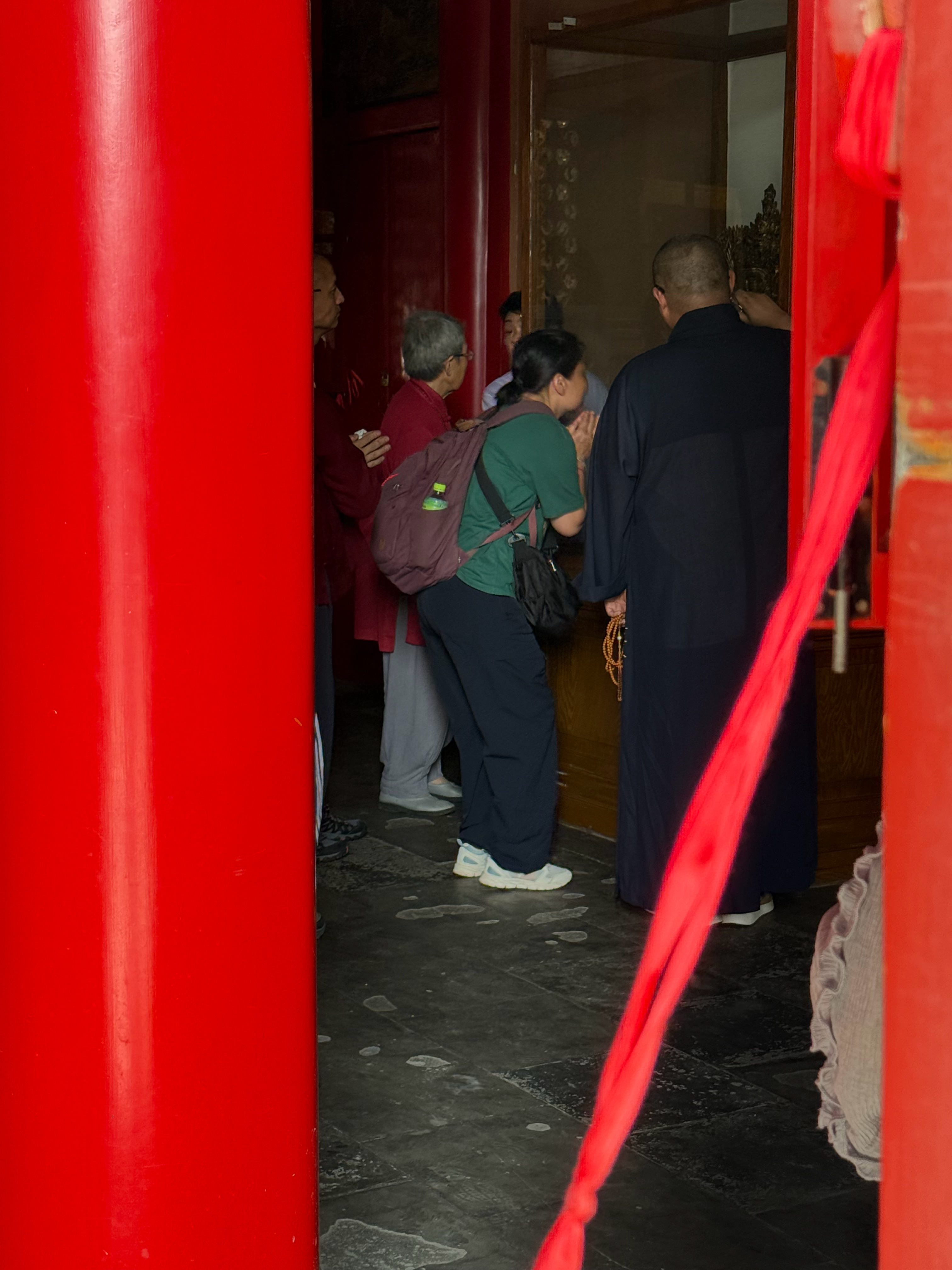 南城一日游，秋天还想复刻。法源寺（住持也点瑞幸咖啡外卖，屋外有精美大果篮），长椿