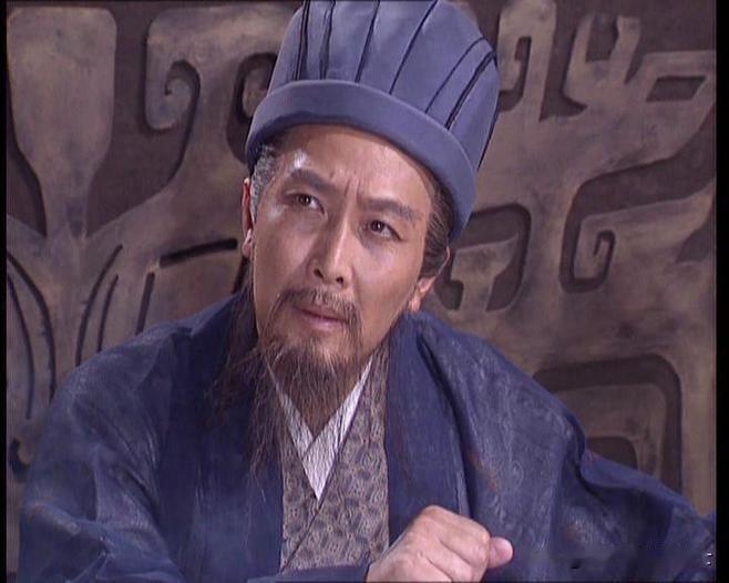 我认为诸葛亮。
诸葛亮到底有多牛？聊聊我为什么对他“死心塌地”

说实话，喜欢他