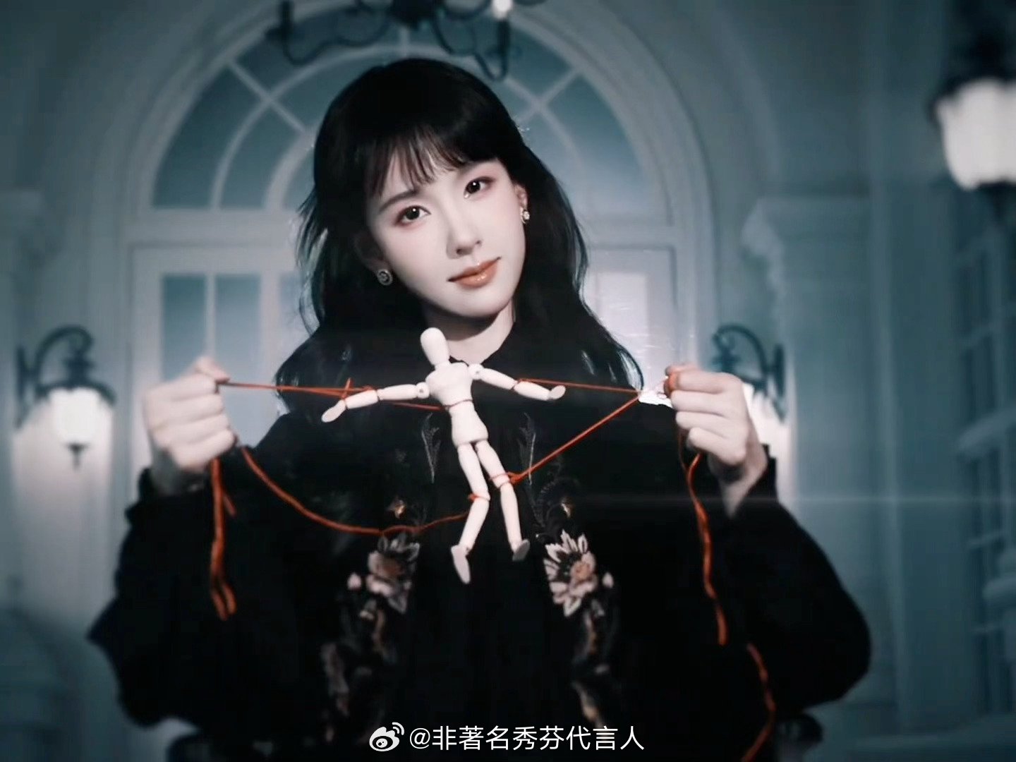 今天也没变成玩偶呢系列化陈都灵真的完全适配啊，特别特别期待。 ​​​