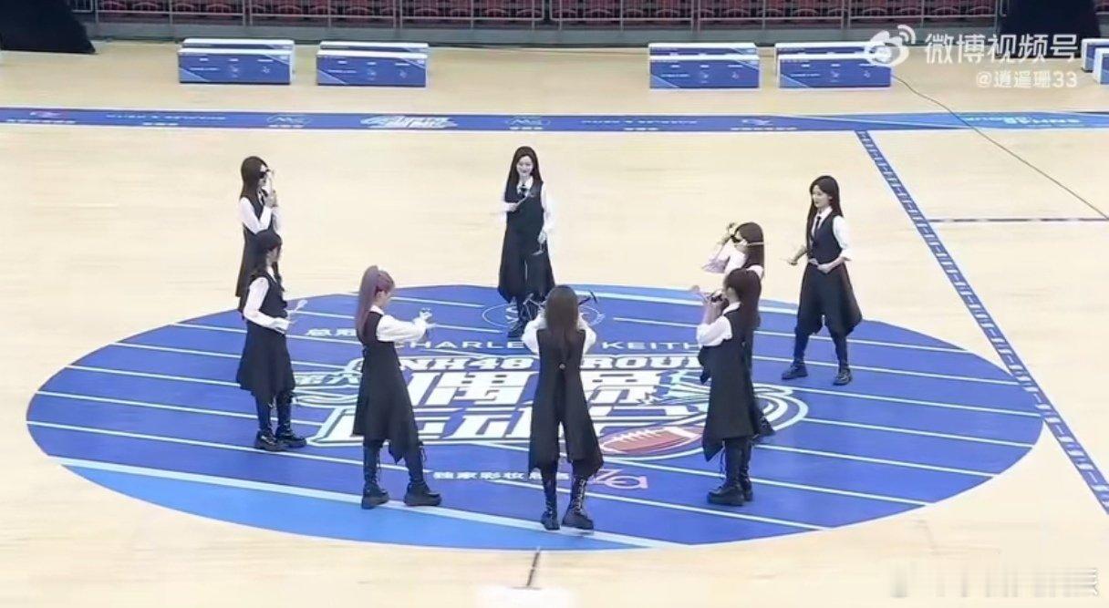 这么抽象的女团竟然有一群 SNH48偶像运动会简直是个欢乐宝藏！美女们妆容精致却