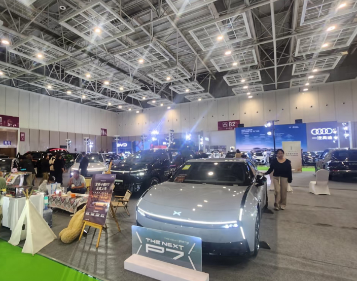 车展，远不止是汽车的陈列场。它是一场关于速度、设计、科技与梦想的盛大聚会，一个让