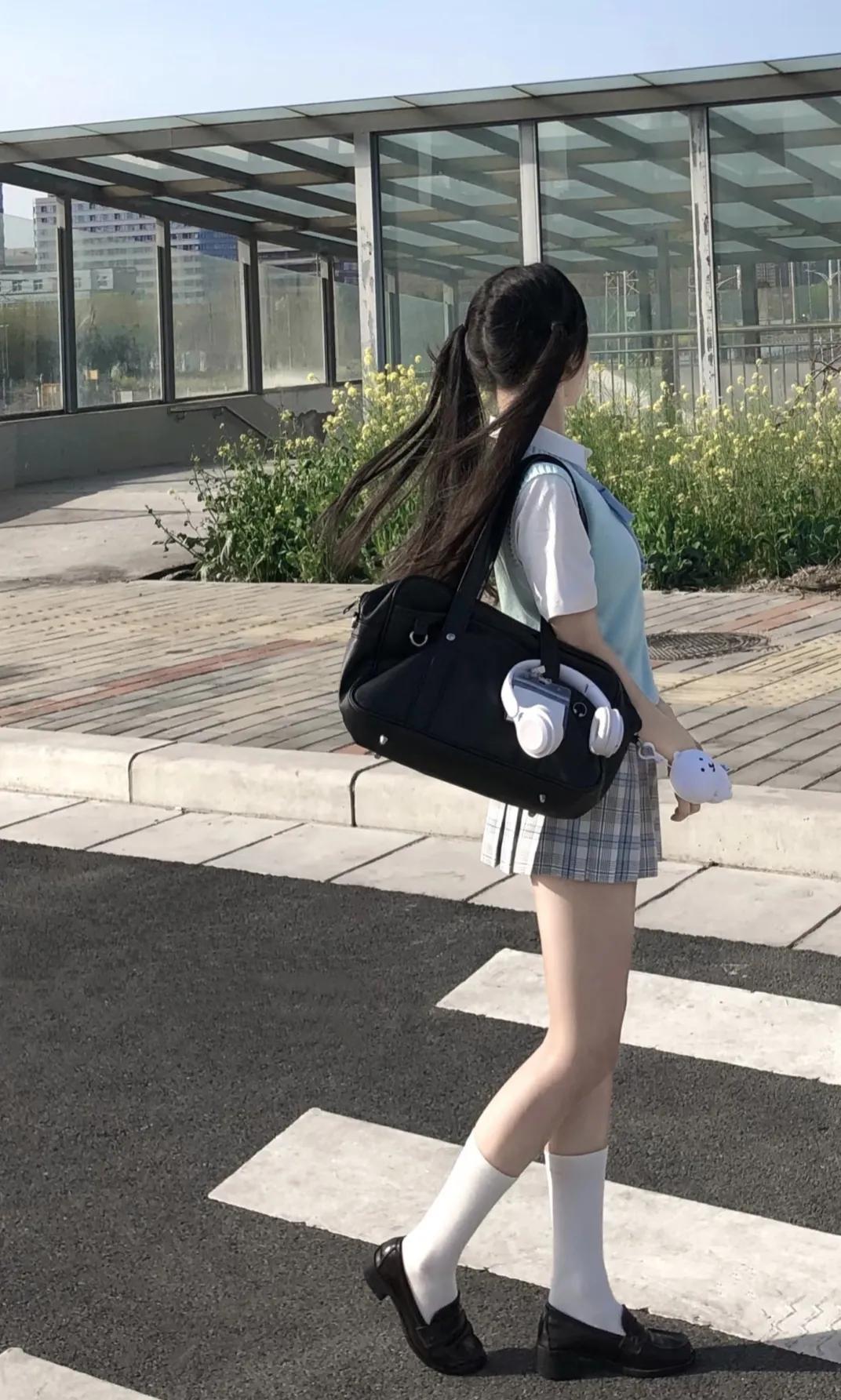 科目三一次性通过，我就是怕科目二倒库进不去，侧方位停车困难，其他项目都是100分