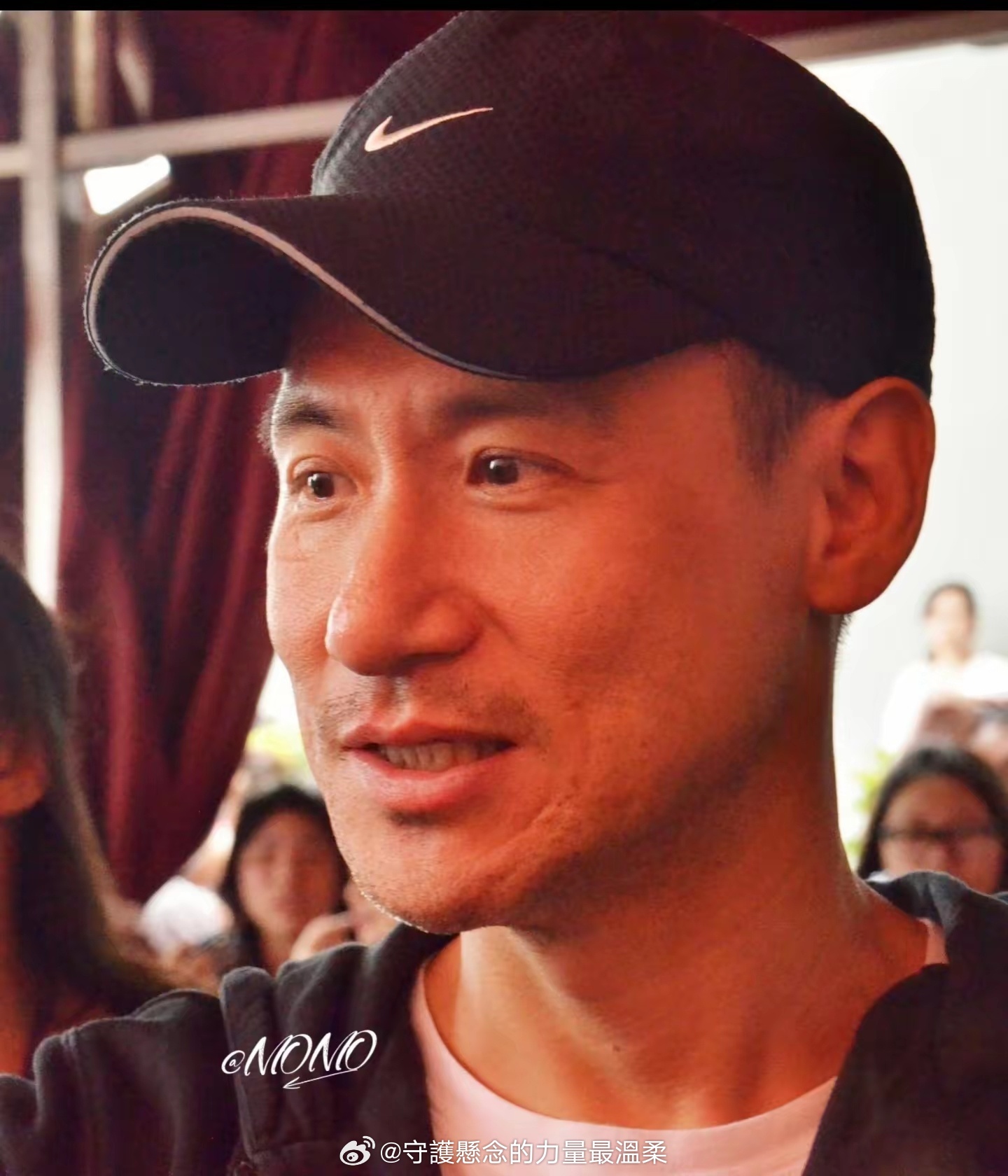真的是罕见的耳高于眉，张学友歌神就是歌神，果然跟常人不同。