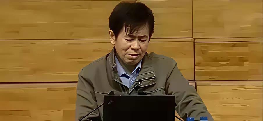 戴旭振聋发聩的历史警示：国富兵强，不等于高枕无忧
 
军事专家戴旭曾留下一段发人