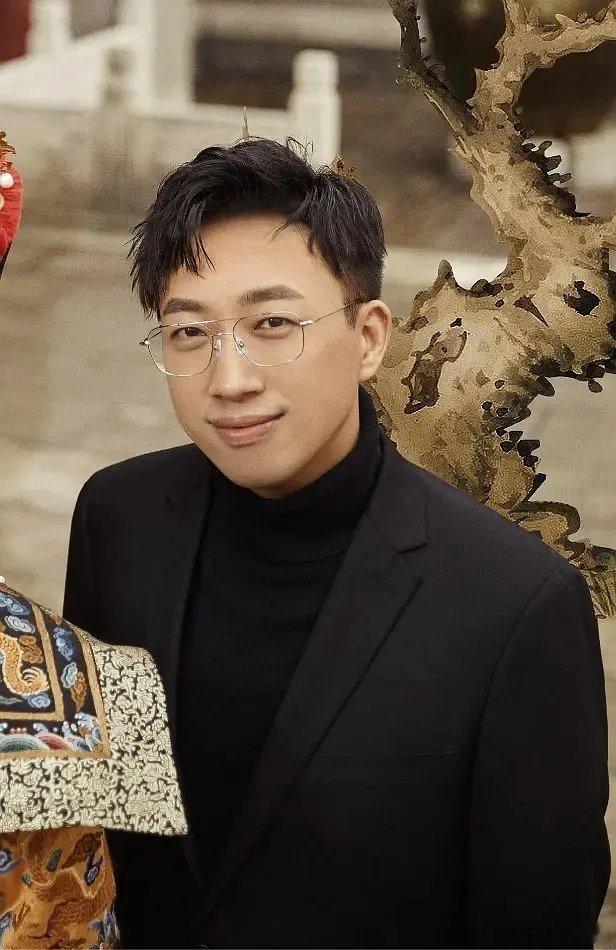 这个班底能爆么？制片人:杨晓培，嘘嘘王，柴智屏导演:郭小四摄影:朱大灯编剧:于歪