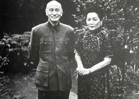 蒋介石，作为中国近现代史上极具影响力的人物之一，他的功过是非历来备受争议。他在政