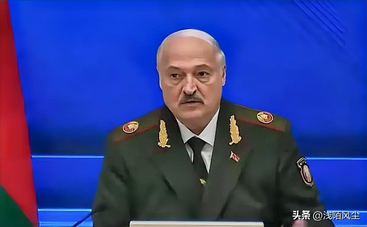 白俄罗斯总统卢卡申科在内部会议上强调，其军队的演习和准备都是为了应对“战时状态”