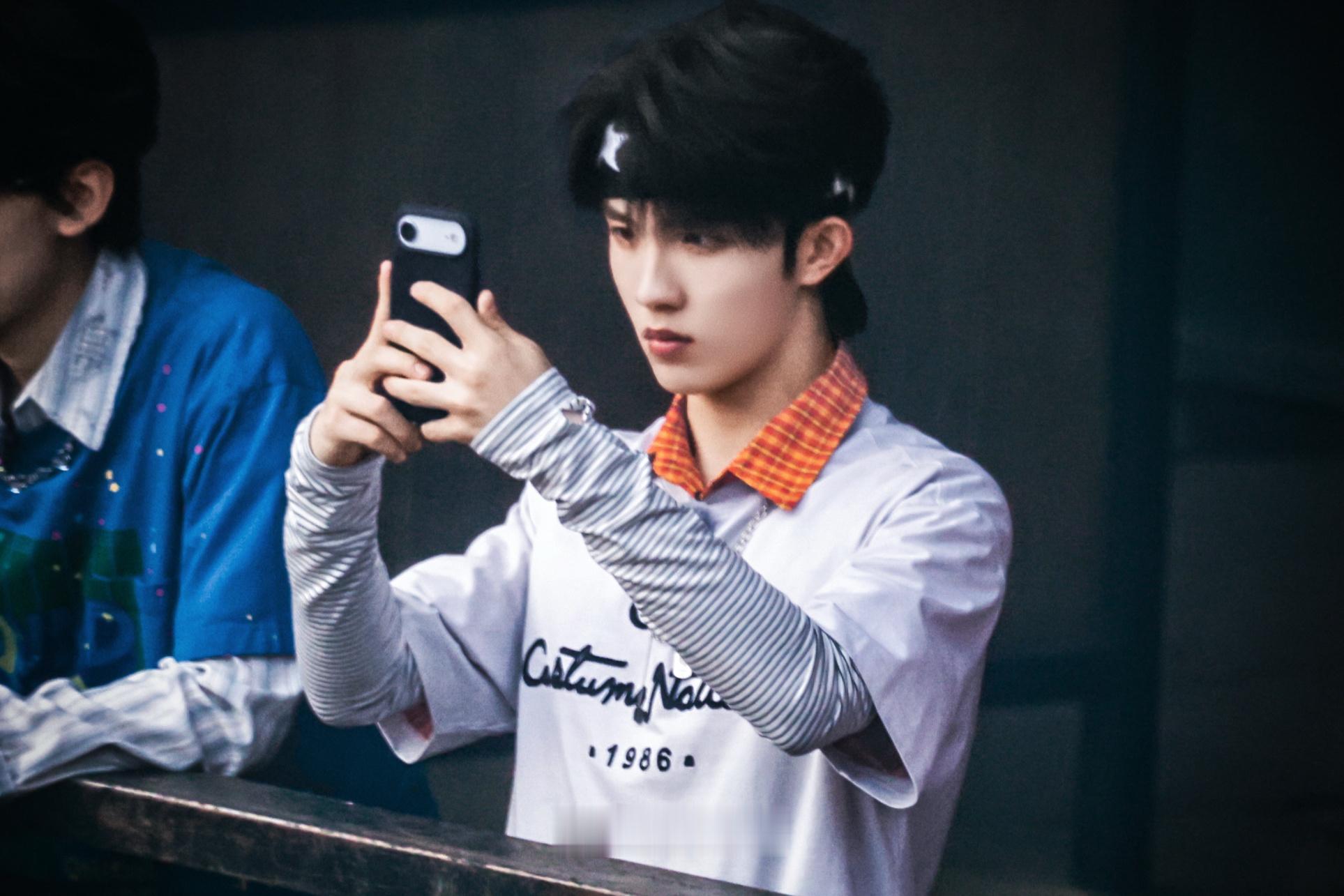 📸苏新皓一路向海的少年