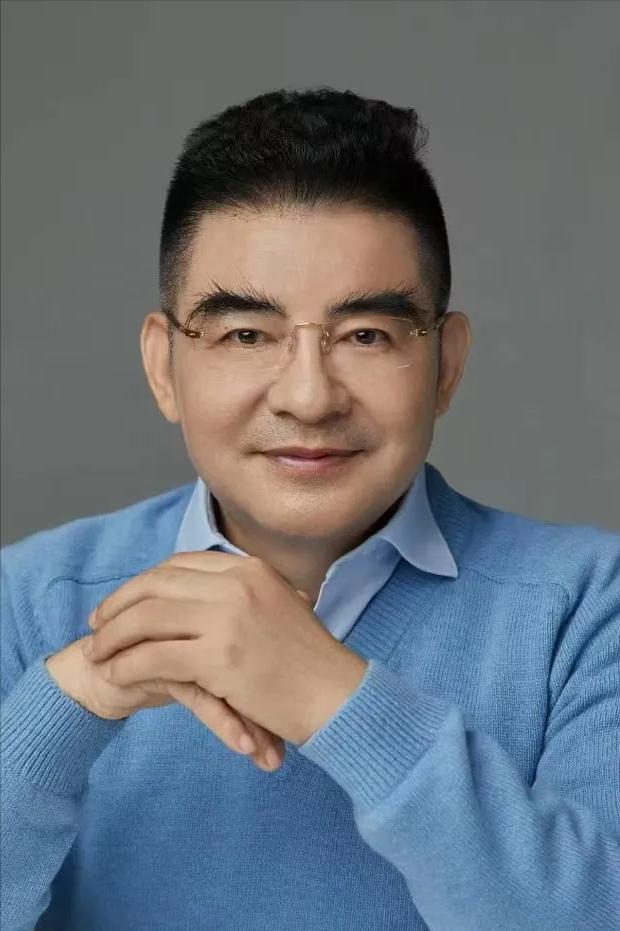 慈善家陈光标说，做好事，也让人寒心，懂得感恩的人太少了，我们招聘了一个前台，她父