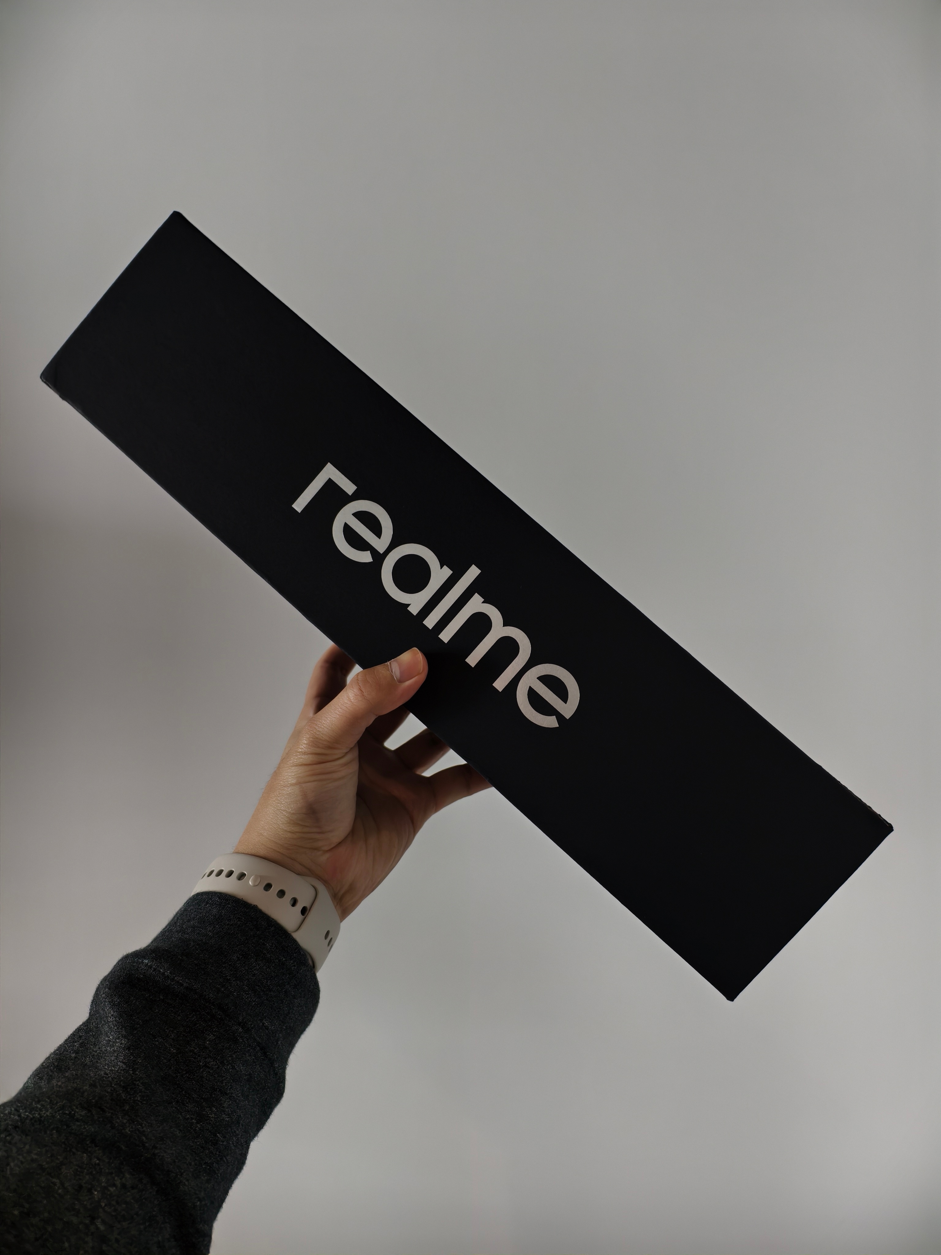 抽个 realme 键盘垫，接上电边缘会发光，喜欢 RBG 的铁铁们别错过  铁