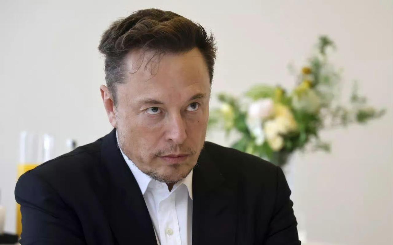 世界首富埃隆·马斯克表示他很少感到幸福。2月初《福布斯》杂志报道，马斯克成为历史