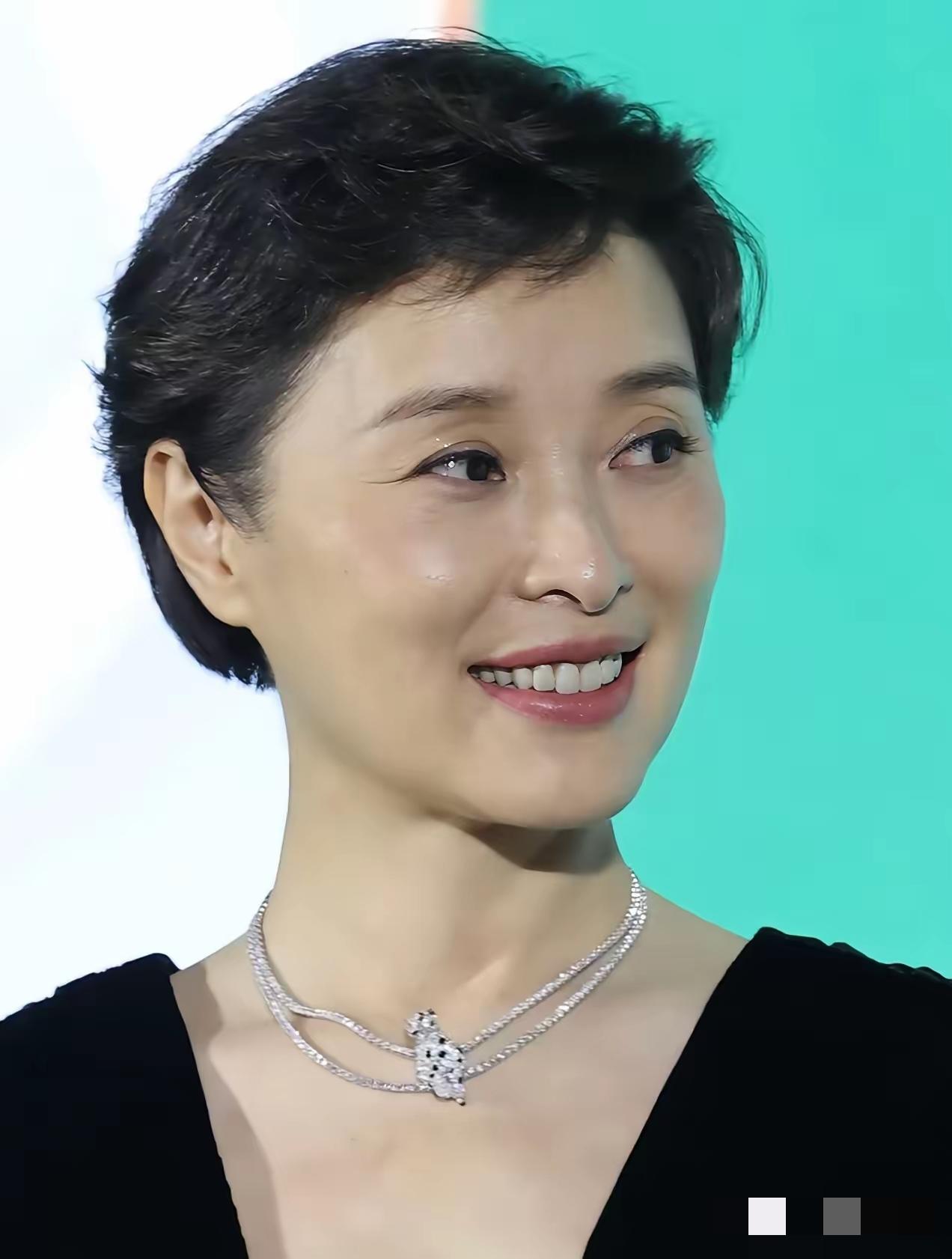 发现一个很玄学的事，
但凡吴越有参演的剧，
不管是不是主角，什么题材，这部剧大概