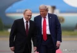 特朗普今天再度表达了对乌克兰总统泽连斯基的不满。

在接受Politico采访时