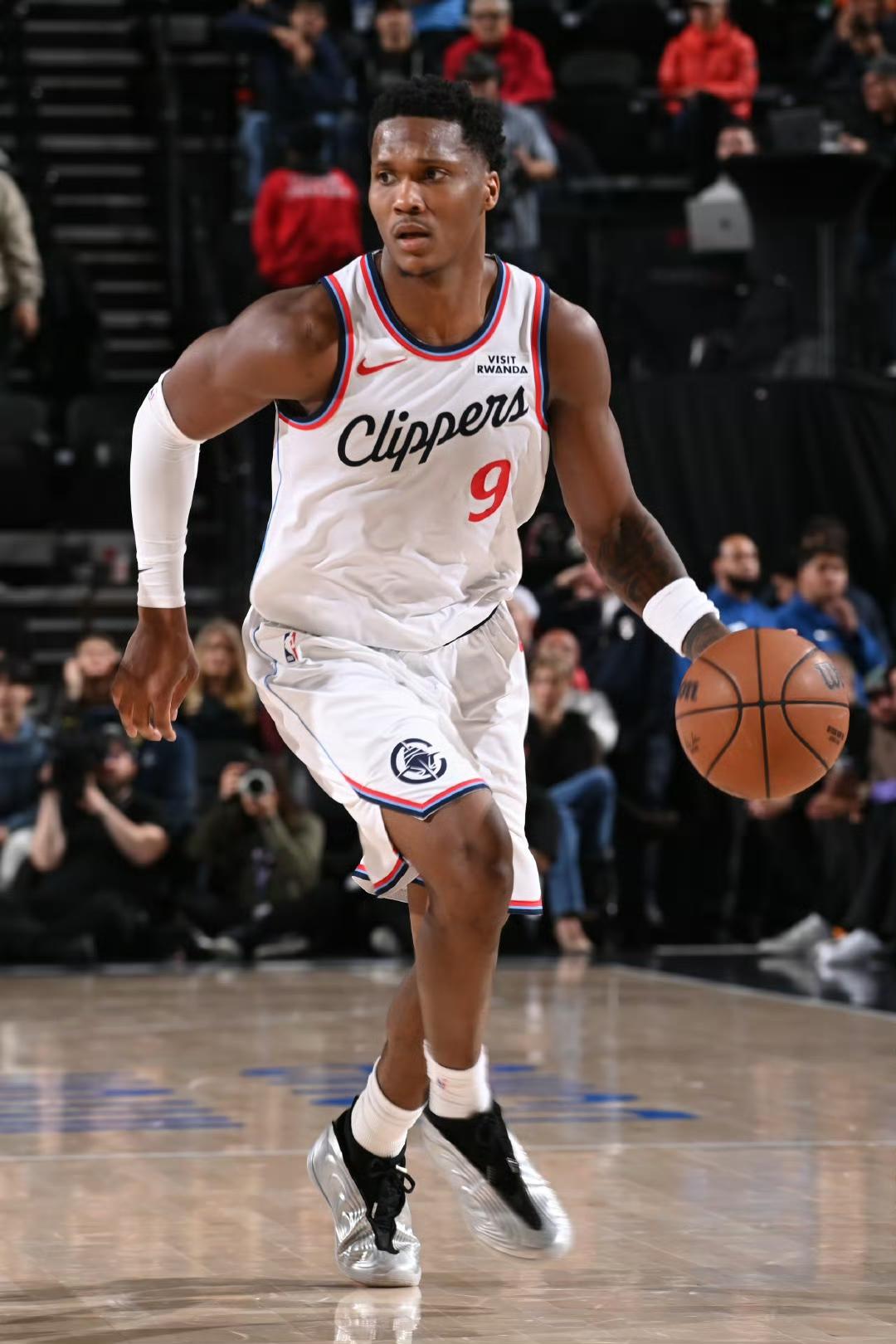 NBA西部最新排名！
快船力克掘金，重返西部第九！
火箭反超掘金，夺回西部第三！