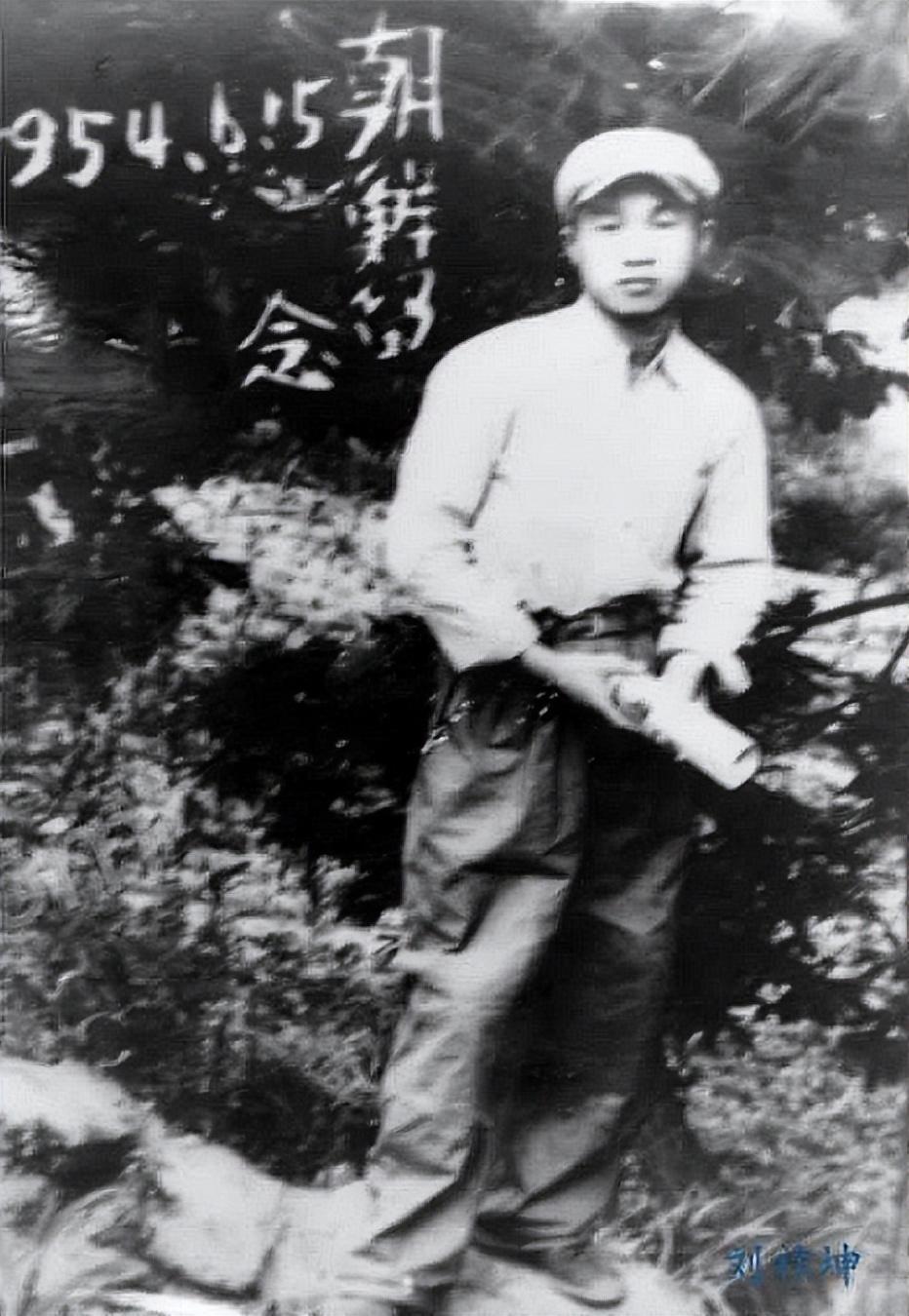 一等功臣刘祚坤，隐姓埋名的生活，因支持后代参军亮明身份！
一等功臣刘祚坤生于贫苦